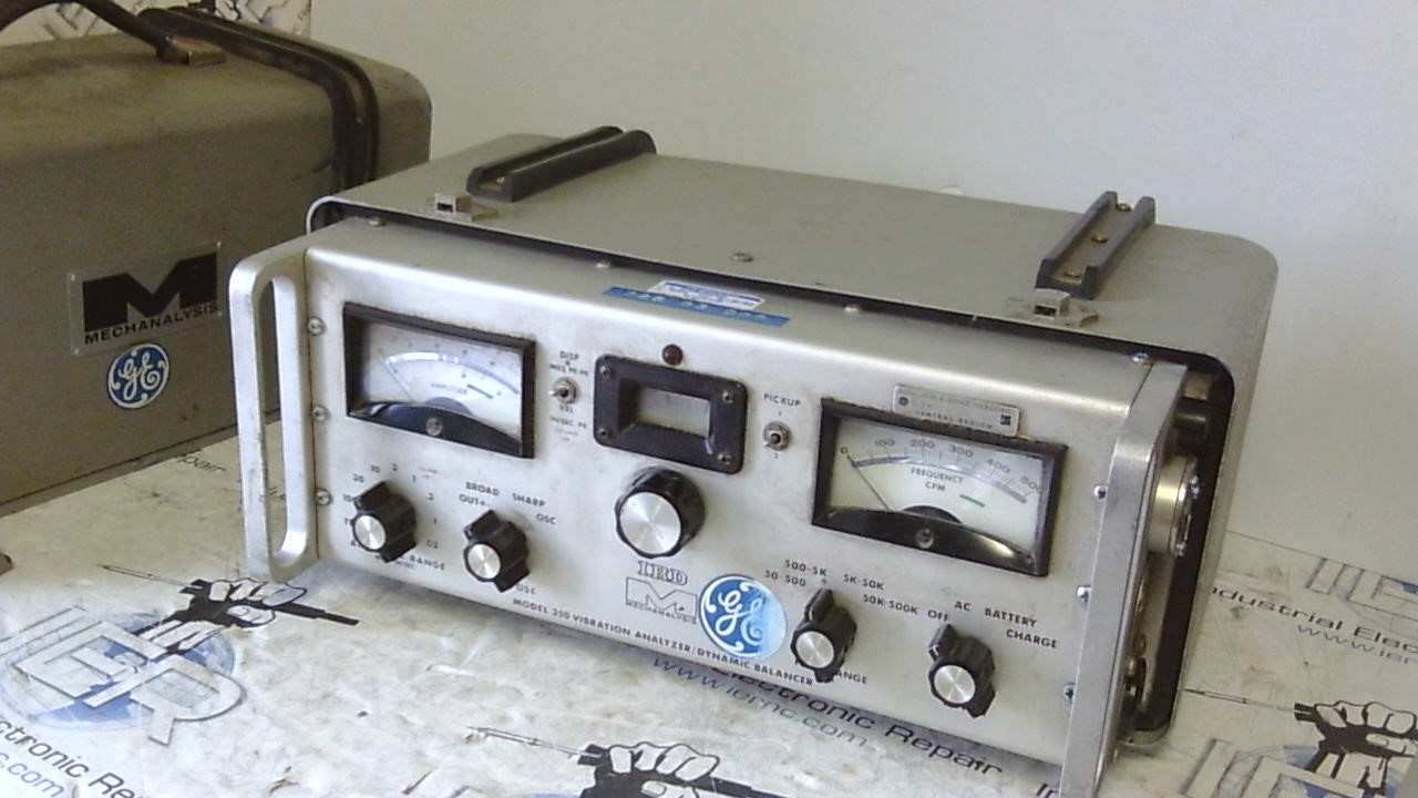 IRD 350 Vibration Analyzer IRD 350 Vibration Analyzer Repair 1-336-310 ...
